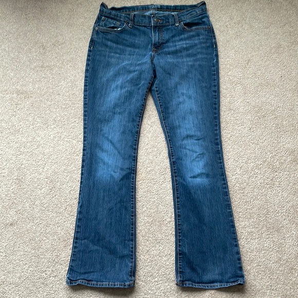 Old Navy Flirt Jeans - Picture 2 of 9